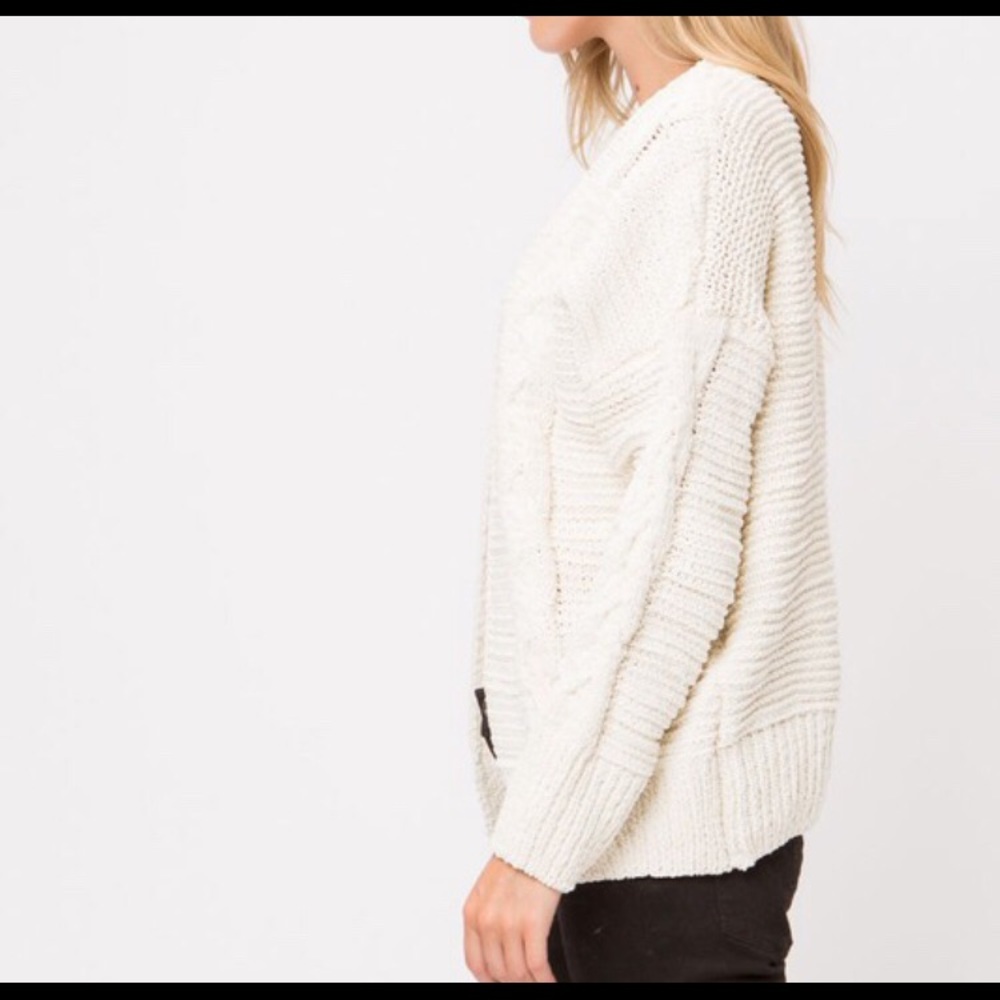 ❗️One Left ❗️NWT Vanilla Chenille Cardigan - Picture 3 of 6